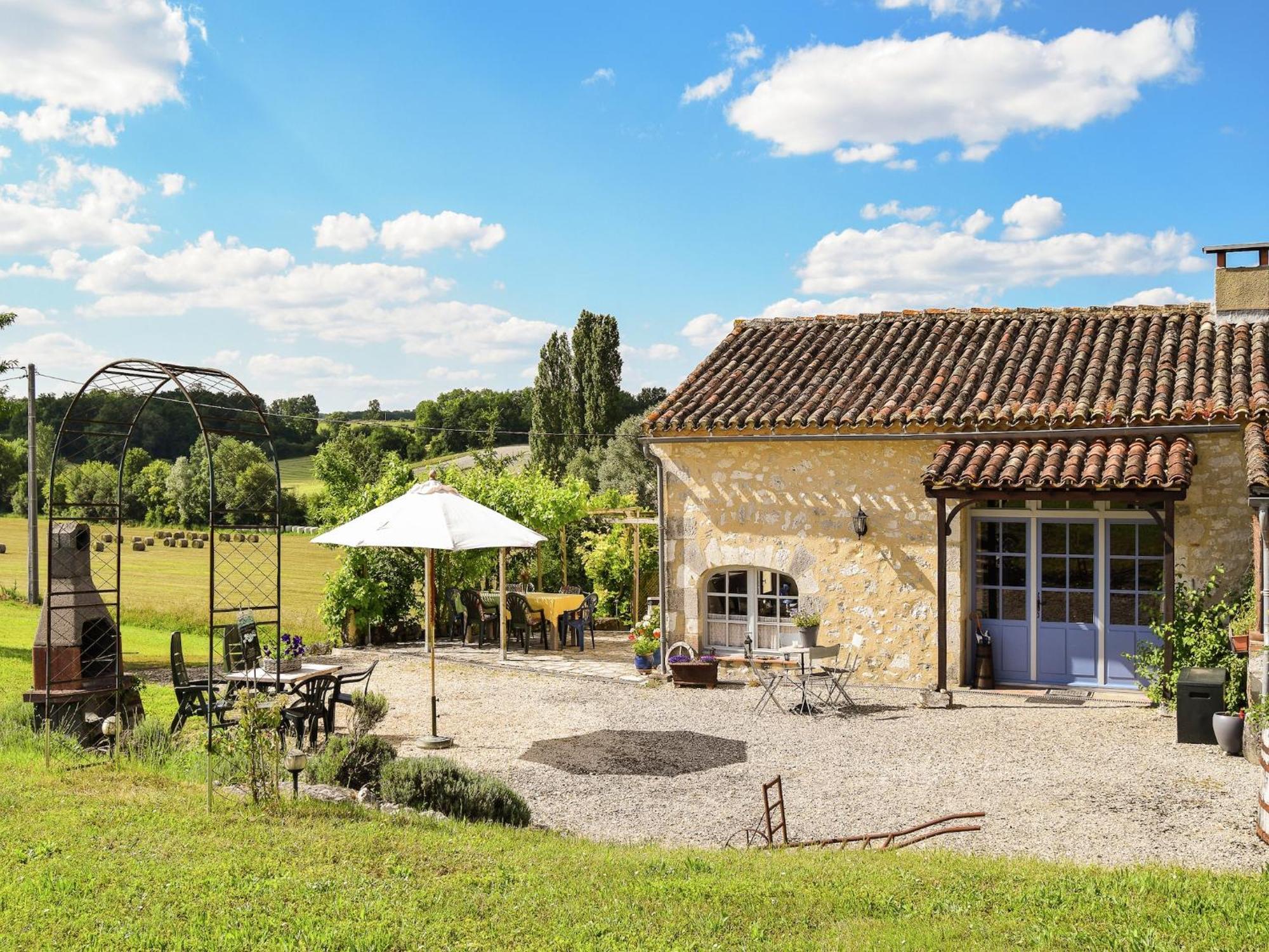 Snug Cottage In Saint Eutrope De Born With Pool 外观 照片