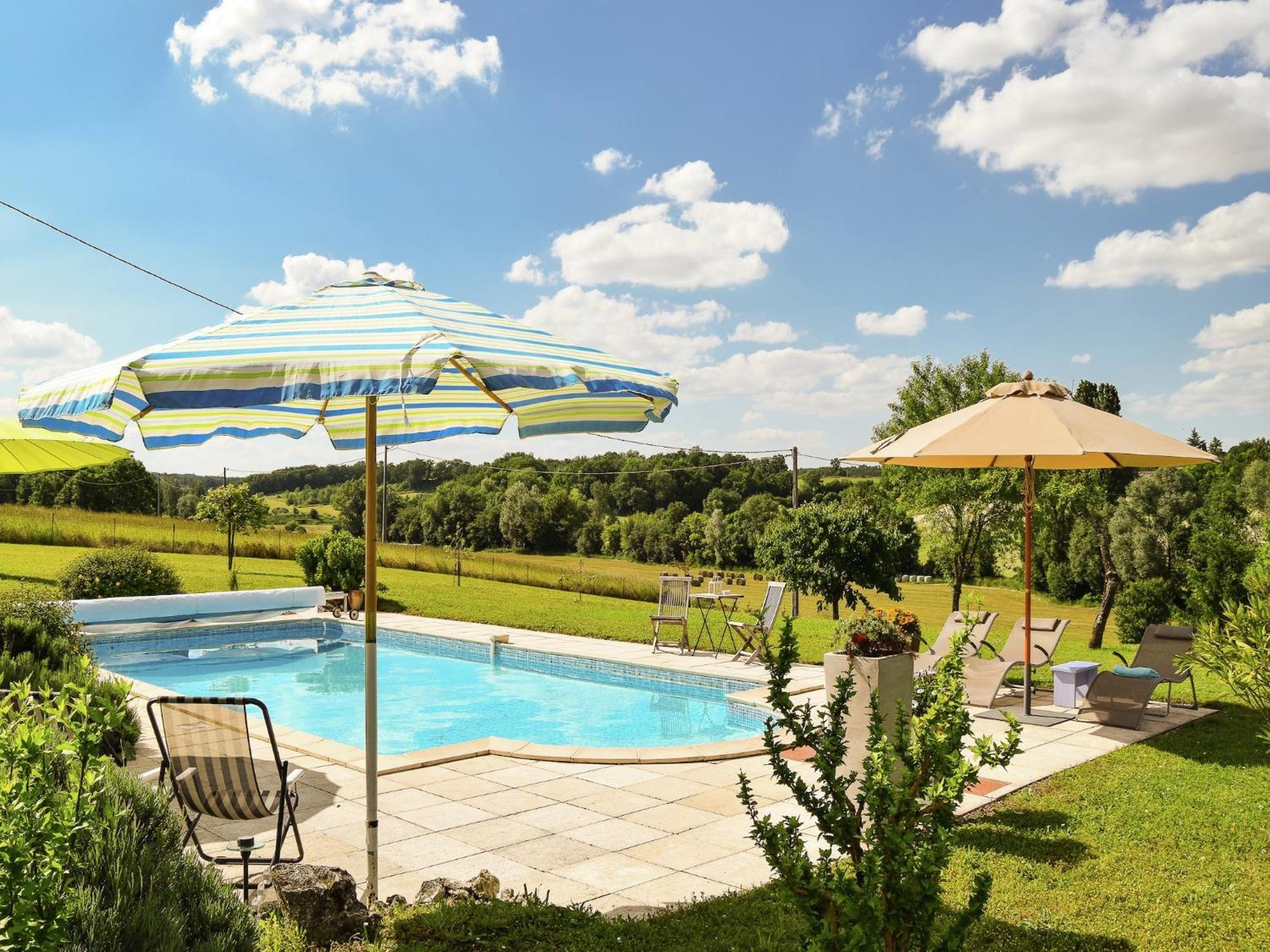 Snug Cottage In Saint Eutrope De Born With Pool 外观 照片