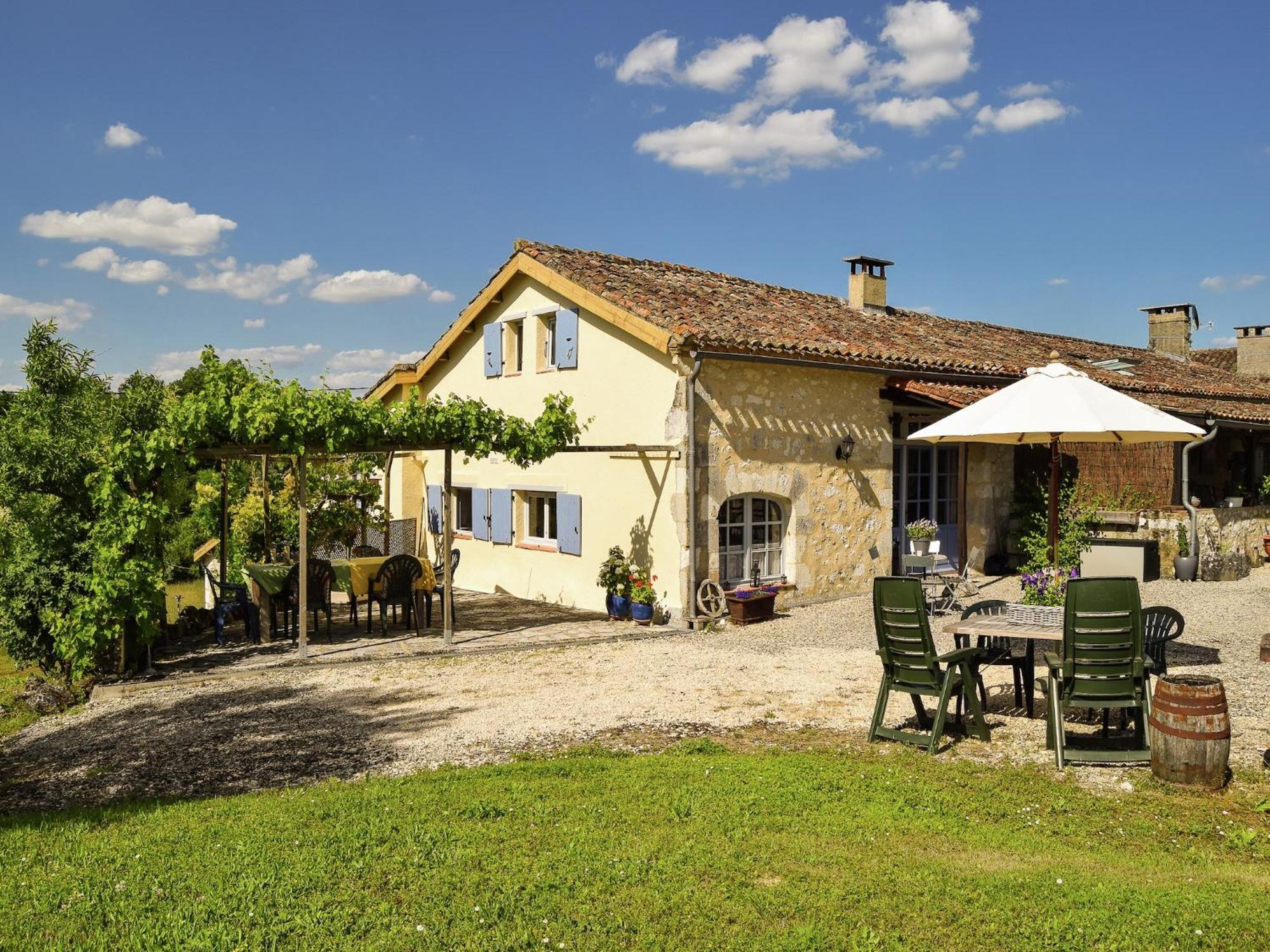 Snug Cottage In Saint Eutrope De Born With Pool 外观 照片