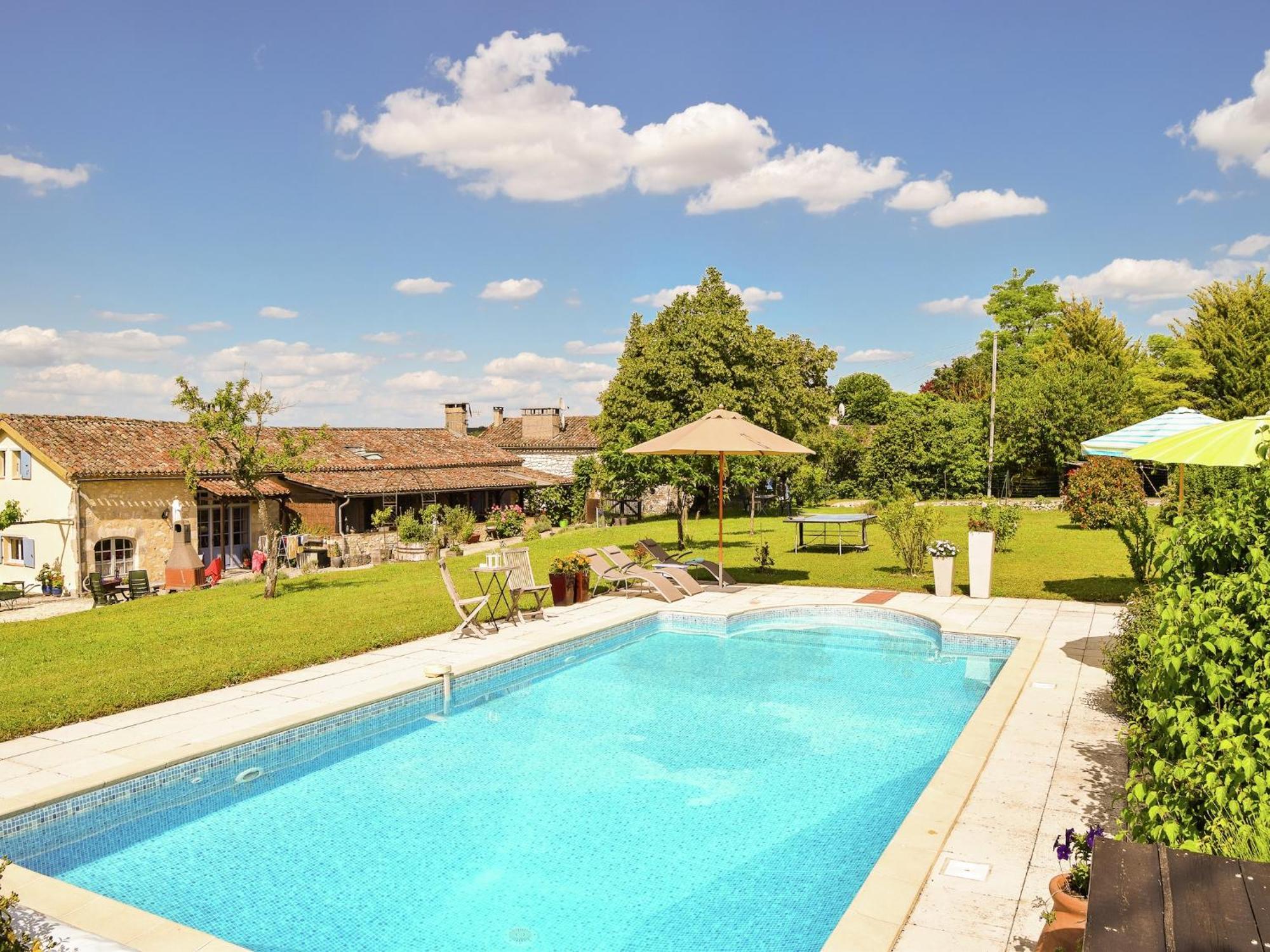 Snug Cottage In Saint Eutrope De Born With Pool 外观 照片